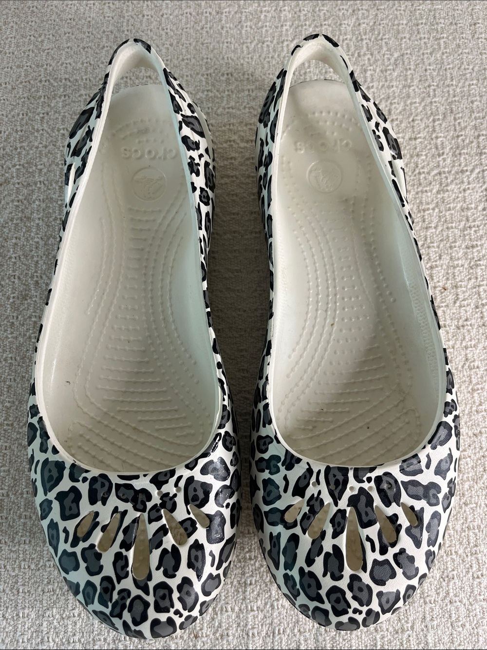 CROCS, Kadee slingbacks, Black gray white animal print, women sz 9, comfortable!